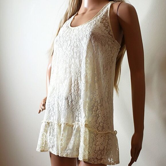 CrissCross Lace Ruffled Tank Top - Picture 3 of 6